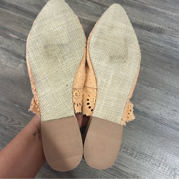 Free People Eyelet Ruffle Sienna Slip on Mule Flat Like New - Picture 6 of 9